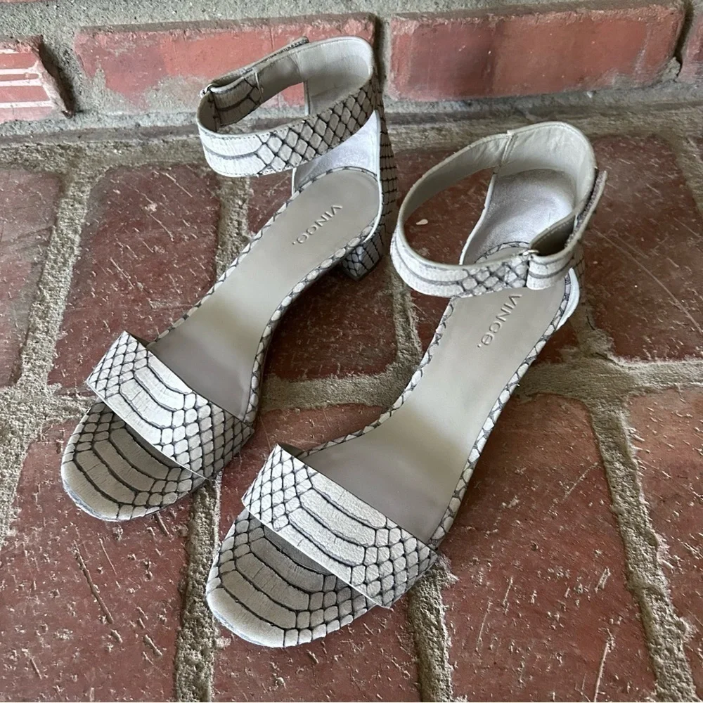 VINCE Rita Leather Sandals in Gray Snake Embossed Sz 8.5